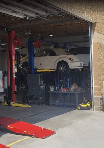 Service Street Caste Pines Shop 2.png